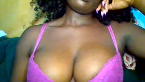 Snapshot of sexynatasha46 chatting on 01/20/25, 01:11 natasha online show from 01/20/25, 01:11