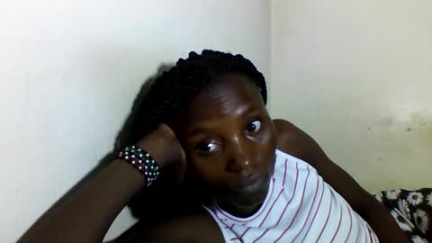 Snapshot of sexyneedle22 chatting on 02/13/25, 06:59 VIVIAN online show from 02/13/25, 06:59