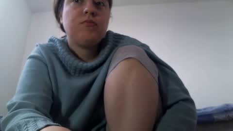 Snapshot of sexynyu18 chatting on 05/10/26, 12:32 Alex online show from 05/10/26, 12:32