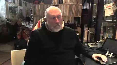 Grizz Lee Bear online show from 12/23/24, 05:00