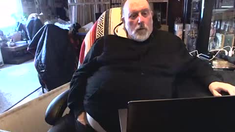 Grizz Lee Bear online show from 02/11/25, 10:26