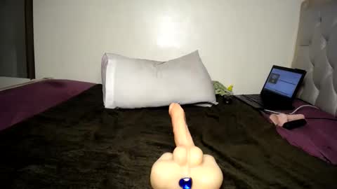 Snapshot of sexypum3 chatting on 01/22/25, 08:29 naughty slut online show from 01/22/25, 08:29