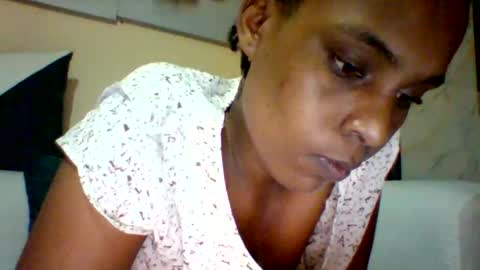 DOVY ACHIENG online show from 10/20/25, 07:25