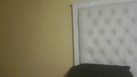 queenivy online show from 09/17/25, 03:41