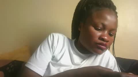 queenivy online show from 09/25/25, 04:49