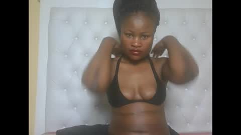 queenivy online show from 09/28/25, 04:56