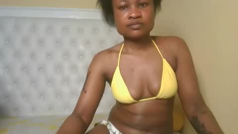 queenivy online show from 11/01/25, 06:32