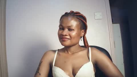 queenivy online show from 12/18/25, 09:43