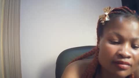 queenivy online show from 12/19/25, 07:43