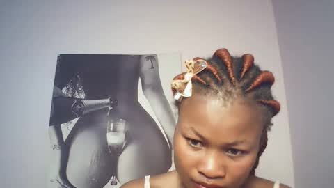 queenivy online show from 12/21/25, 08:54