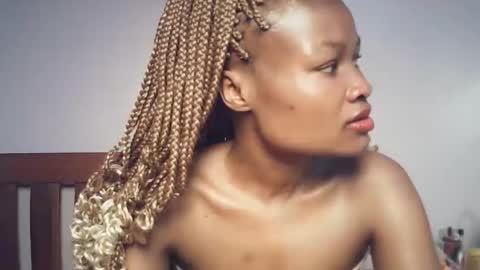 queenivy online show from 01/09/26, 02:53