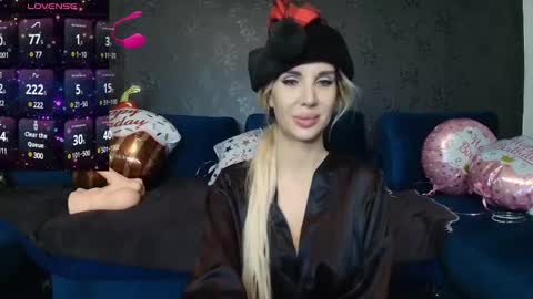 SexyQueenNina online show from 12/25/24, 11:42