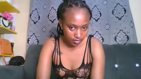 Snapshot of sexyriri22 chatting on 12/14/25, 11:48 sexyriri22 online show from 12/14/25, 11:48