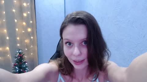 Snapshot of sexyru_coup1e chatting on 12/28/24, 08:36 Sofi Smile online show from 12/28/24, 08:36