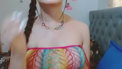 Snapshot of sexysafiravenus chatting on 06/19/26, 05:28 Venus Independent Model online show from 06/19/26, 05:28