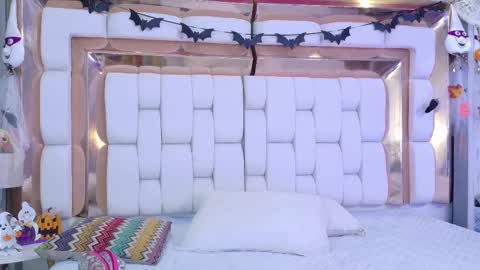 Kendall online show from 10/11/25, 12:26