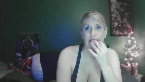sexystripper69 online show from 12/17/24, 06:13