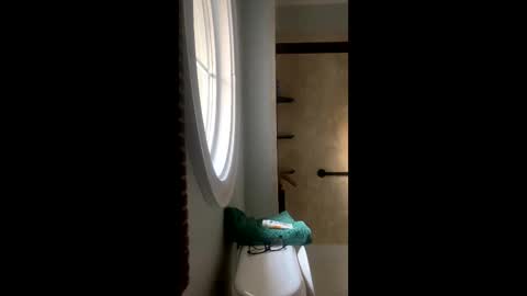 Smooth bi guy online show from 02/09/26, 10:47