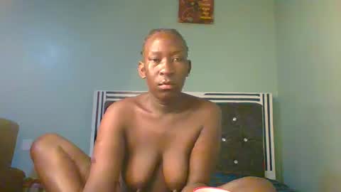 VIVIAN online show from 09/21/25, 05:42