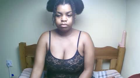 Snapshot of sexyyred_ chatting on 04/30/26, 05:03 sexyyred_ online show from 04/30/26, 05:03
