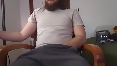 Gee online show from 11/18/25, 01:48