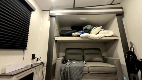 Snapshot of sga20233 chatting on 01/22/25, 04:44 sga20233 online show from 01/22/25, 04:44