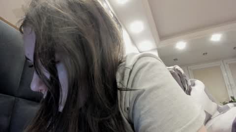 shadow_raffi online show from 01/05/25, 03:02