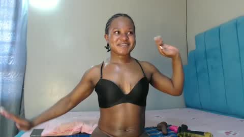 Snapshot of shadow_sweets chatting on 02/19/25, 09:39 Shadow online show from 02/19/25, 09:39