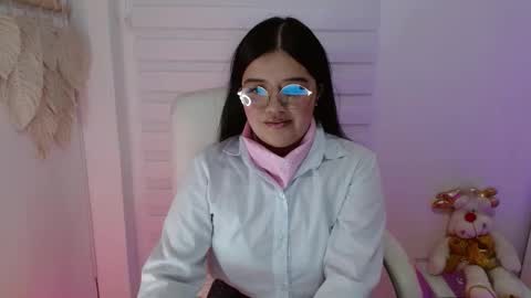 Snapshot of shadowcatt8_ chatting on 12/03/25, 05:11 online show from 12/03/25, 05:11