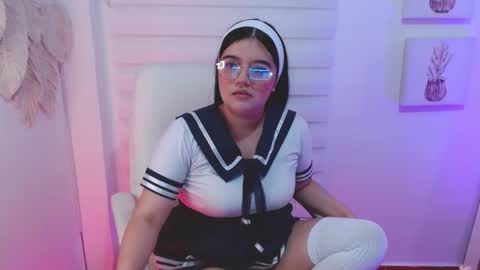 Snapshot of shadowcatt8_ chatting on 12/04/25, 04:27 online show from 12/04/25, 04:27