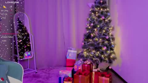 Lisa3 online show from 12/17/25, 12:55