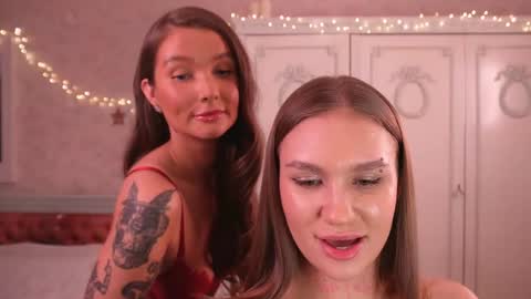 Sindy and Nancy  Next stream 1 December  online show from 01/05/25, 04:48