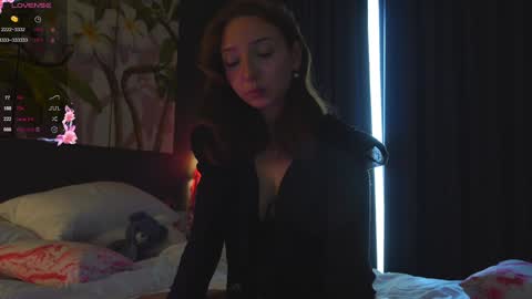 Sindy and Nancy  Next stream 1 December  online show from 01/20/25, 08:52