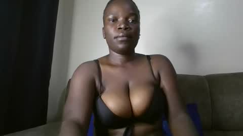 Snapshot of shadowsweet34 chatting on 02/28/26, 12:33 val online show from 02/28/26, 12:33