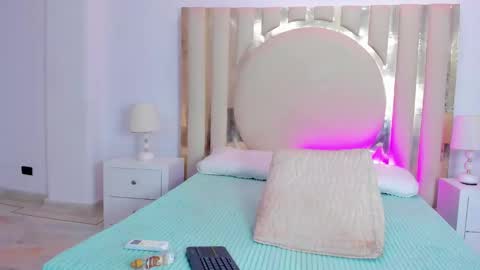 Shaina online show from 01/25/25, 11:11