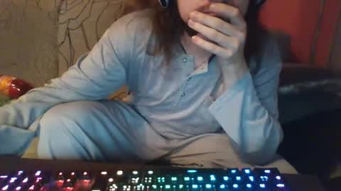 Snapshot of shalalatralala chatting on 01/04/25, 12:48 Shalalatralala SF online show from 01/04/25, 12:48