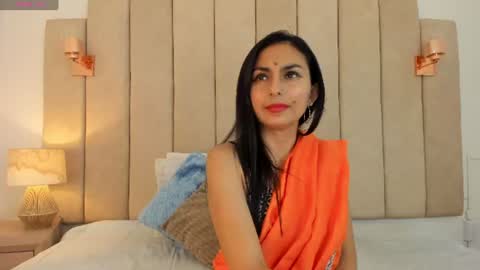 Snapshot of shaliny_ chatting on 06/11/26, 07:56 Shanily online show from 06/11/26, 07:56