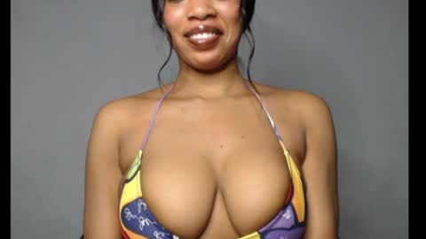 Snapshot of shallie_x chatting on 06/08/26, 04:57 ESTHER online show from 06/08/26, 04:57