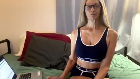 Shaman Woman online show from 01/15/26, 01:54