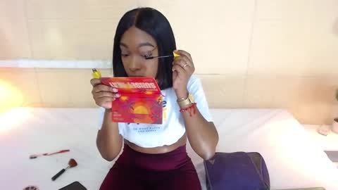 Snapshot of shamira_moore chatting on 12/19/24, 08:44 Catalina online show from 12/19/24, 08:44