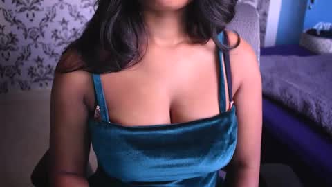 Snapshot of shanaya_indian chatting on 12/13/24, 05:05 shanaya indian online show from 12/13/24, 05:05