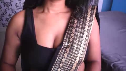 Snapshot of shanaya_indian chatting on 03/01/25, 03:32 shanaya indian online show from 03/01/25, 03:32