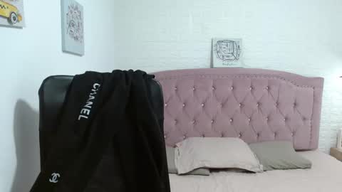 shanelle online show from 02/10/25, 03:24