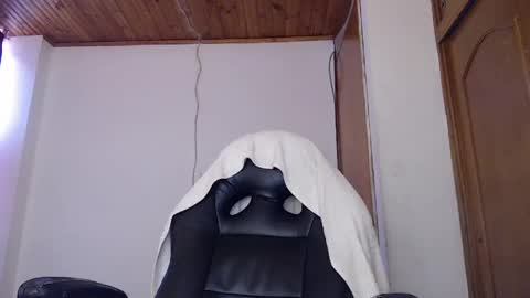 Snapshot of shanel_lozano chatting on 04/21/26, 04:56 shanel_lozano online show from 04/21/26, 04:56