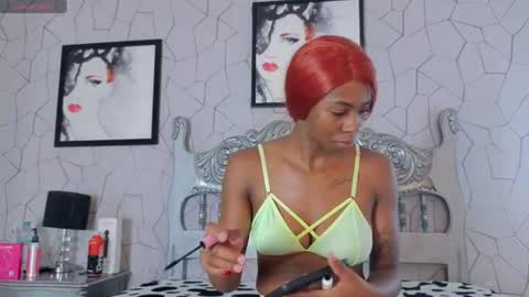 Snapshot of shanelle__ chatting on 06/11/26, 01:53 S H A N E L L E online show from 06/11/26, 01:53