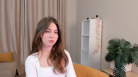 me name is Mia online show from 03/23/26, 07:18