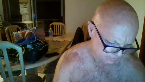 Snapshot of shaneo781570 chatting on 03/31/26, 06:19 shaneo781570 online show from 03/31/26, 06:19