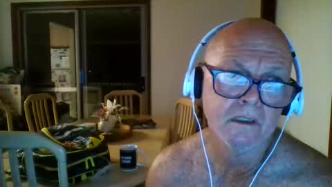 Snapshot of shaneo781570 chatting on 04/19/26, 06:10 shaneo781570 online show from 04/19/26, 06:10