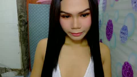 shanica_lee972385 online show from 05/25/26, 09:43
