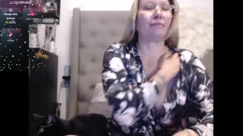 Shannon07 online show from 09/11/25, 05:46